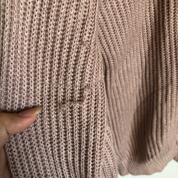 Brandy Melville Pullover Sweater OS - Picture 4 of 7
